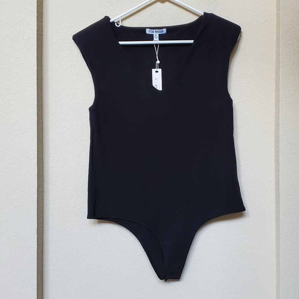 Steve Madden Black Sleeveless V Neck Bodysuit Classic Closet Staple Size XL - Picture 1 of 7